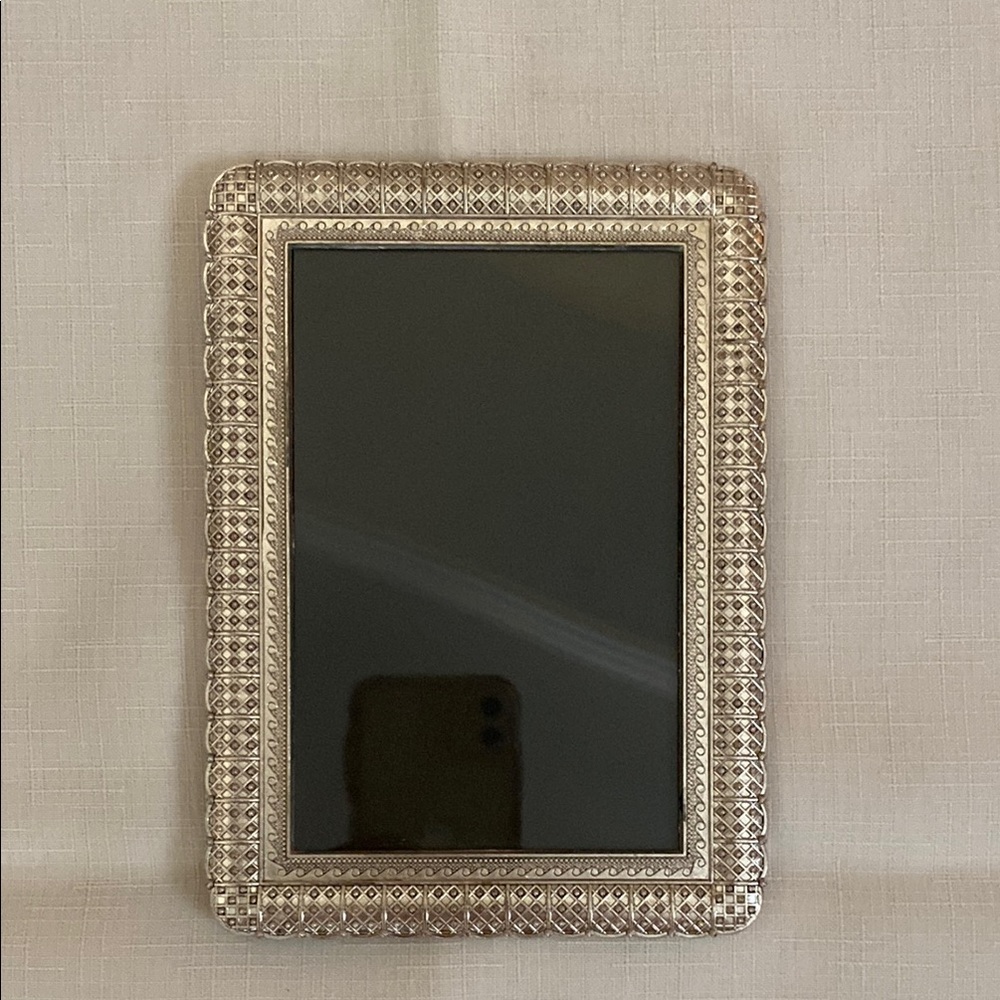 Elegant Silver Photo Frame